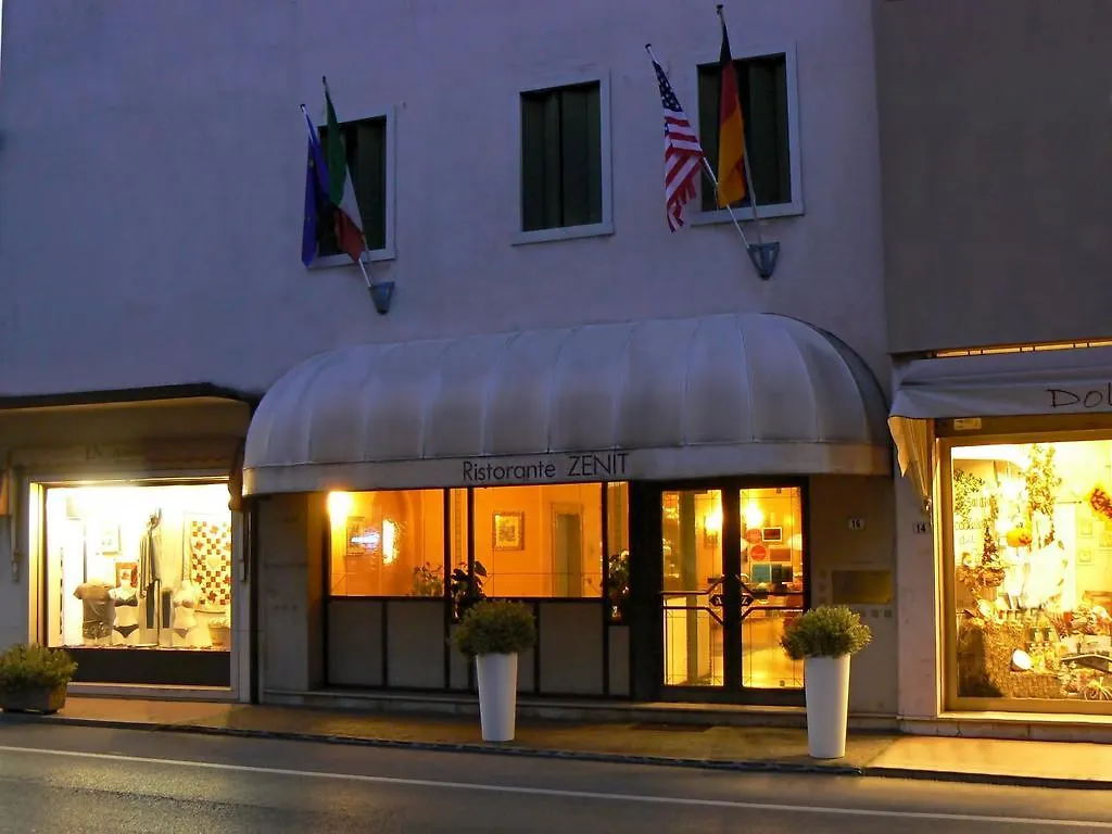 Hotel Zenit Ristorante Carmignano di Brenta 3*,  Italy